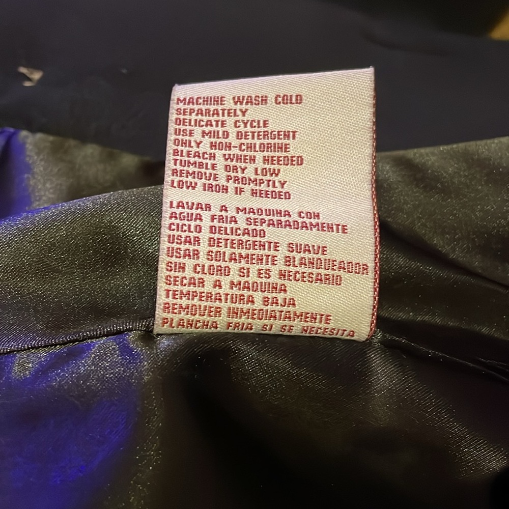 Only worn a few times and not able to fit into it anymore. - Picture 5 of 5